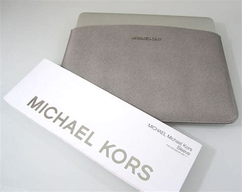 michael kors macbook sleeve preis|Michael Kors jet set case.